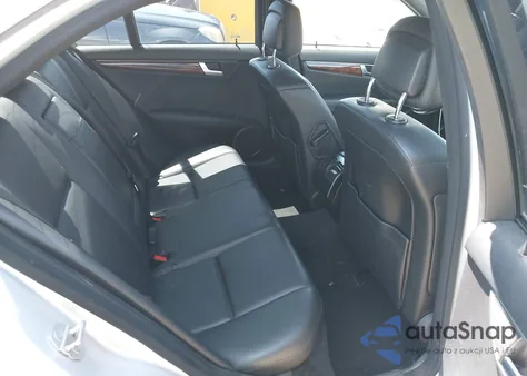 2012 Mercedes-Benz C 300 Luxury 4Matic/Sport 4Matic z USA, uszkodzony, nr VIN WDDGF8BB0CR224613